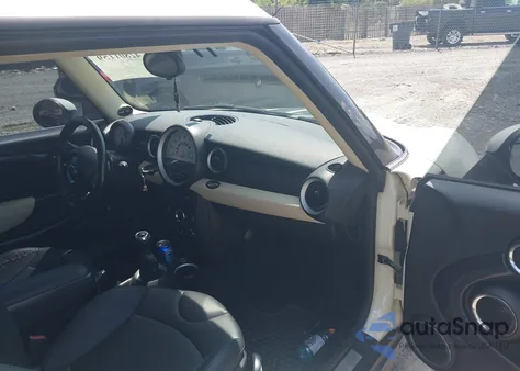 2011 Mini Cooper S Clubman z USA, uszkodzony, nr VIN WMWZG3C51BTY30965